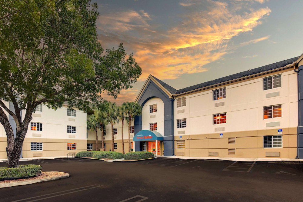 Hotel Sonesta Simply Suites Miami Airport Doral