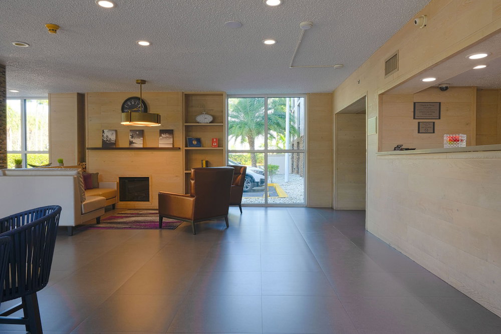 The Palms Inn & Suites