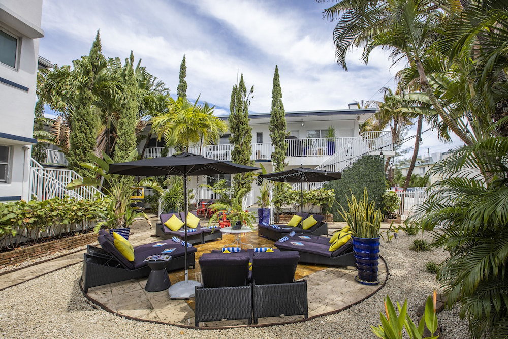 Hotel Beachside All Suites Hotel