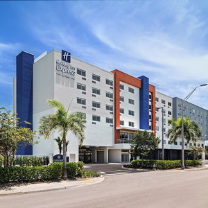 Hotel Holiday Inn Express & Suites Miami Intl Airport - 36Th St cazare Virginia Gardens