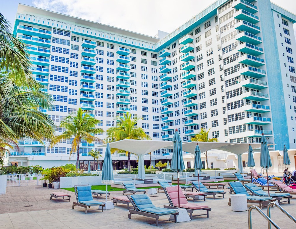 Hotel Seacoast Suites On Miami Beach