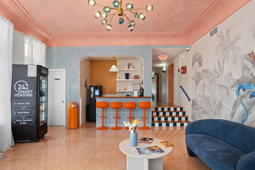 Hotel Blue Flamingo Suites