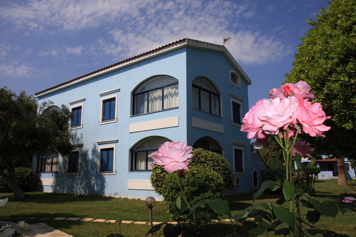 dal travel Govino Bay
