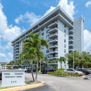 Hotel Park Towers cazare Golden Glades