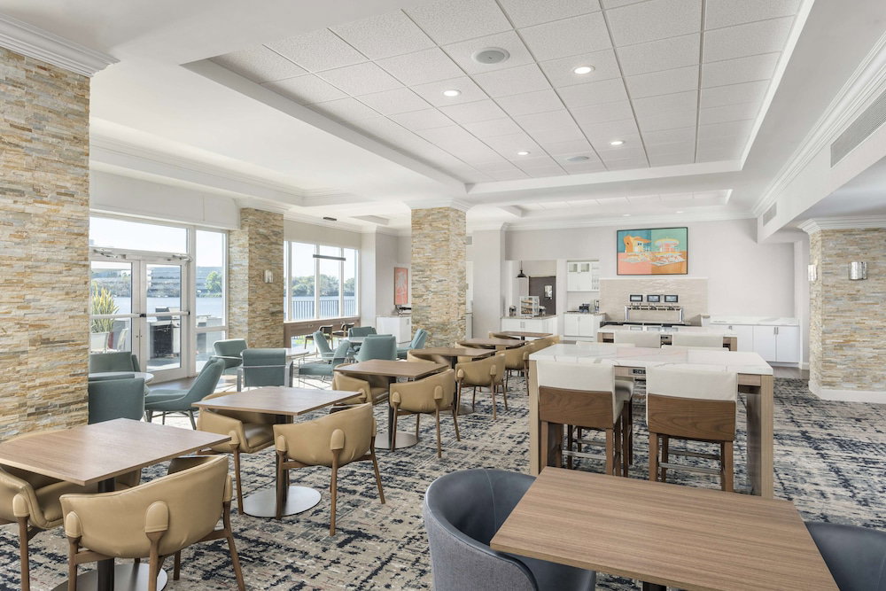 Homewood Suites By Hilton Miami-Airport/Blue Lagoon