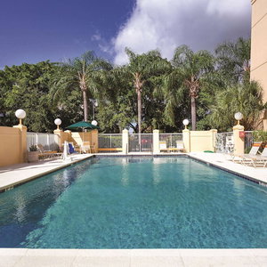 Hotel La Quinta Inn & Suites By Wyndham Miami Airport East cazare Brownsville