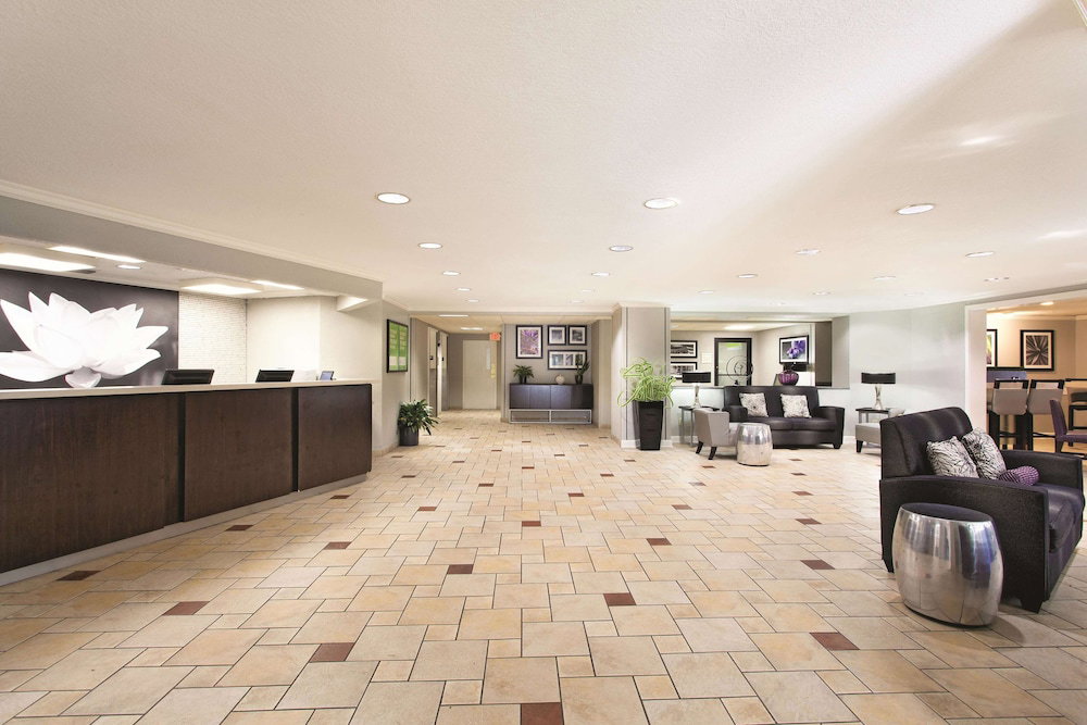 La Quinta Inn & Suites By Wyndham Miami Airport East