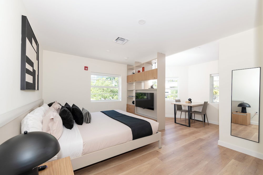 Hotel 101 Wave Miami Beach