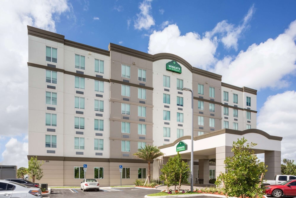 Hotel Wingate By Wyndham Miami Airport