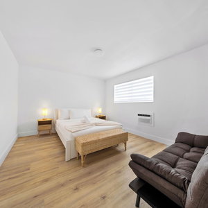 Sejur Stylish 1-Bd Apt - Gym And Free Parking vacanta Commerce