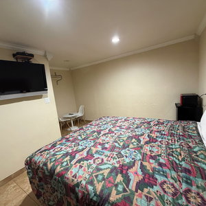 Hotel Colony Motel cazare Westmont