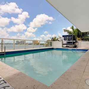 Hotel Roami At Adagio cazare North Bay Village