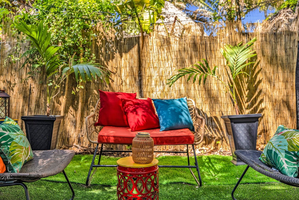 Hotel Private Rooms At Miami Centrally Located With Free Parking