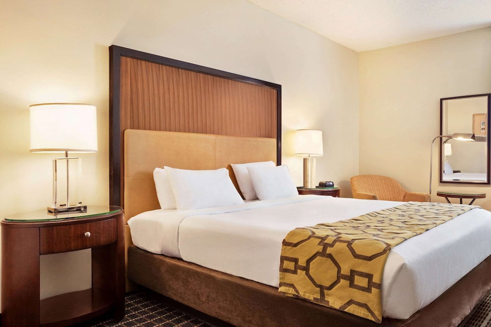 Belmont Inn & Suites