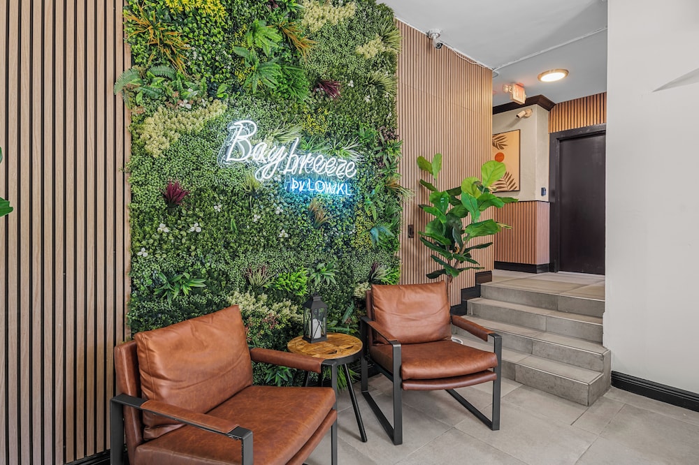 Hotel Baybreeze Apartments By Lowkl
