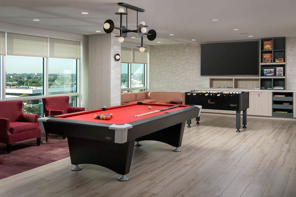 Home2 Suites By Hilton Miami Airport South Blue Lagoon