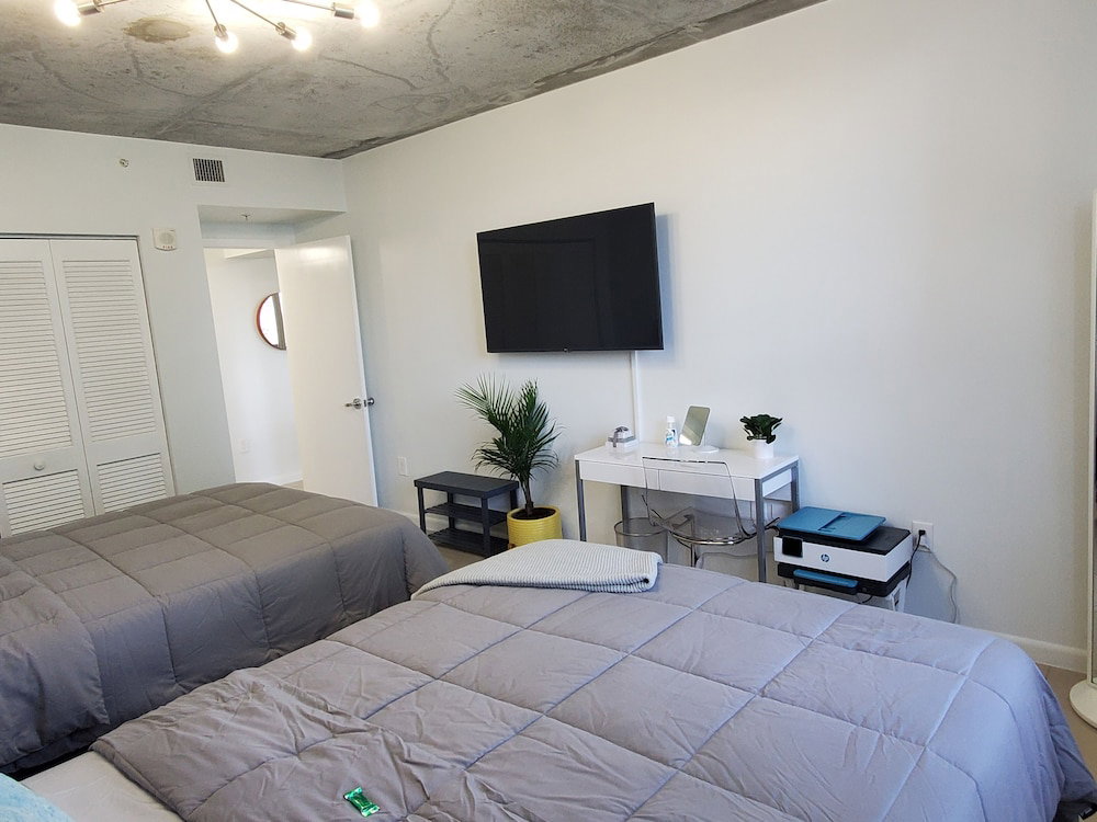 Midblock Miami
