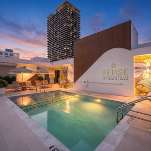 Sejur Sense28 Edgewater, An Avantstay Hotel vacanta Edgewater