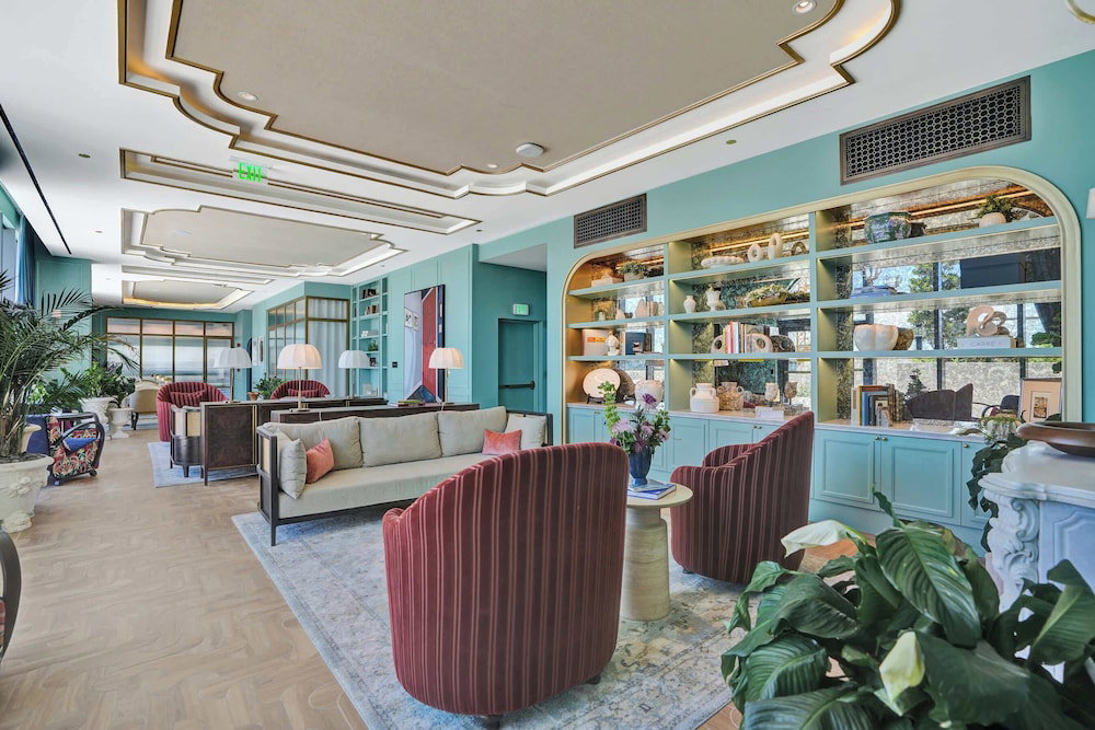 Hotel Nomad