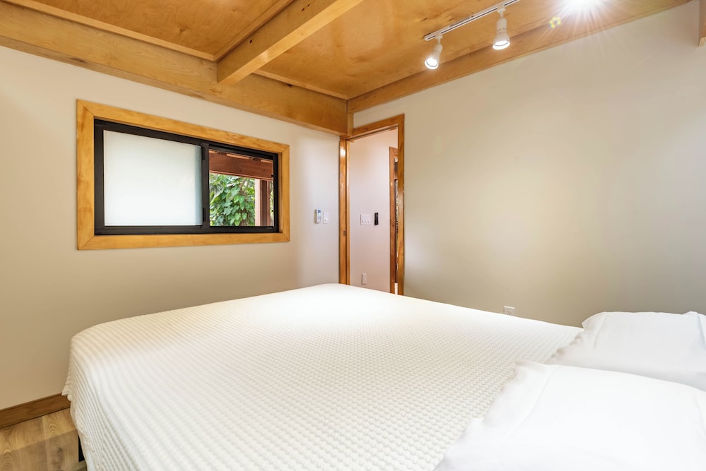 Find Peace - Tiny House In Japanese Garden