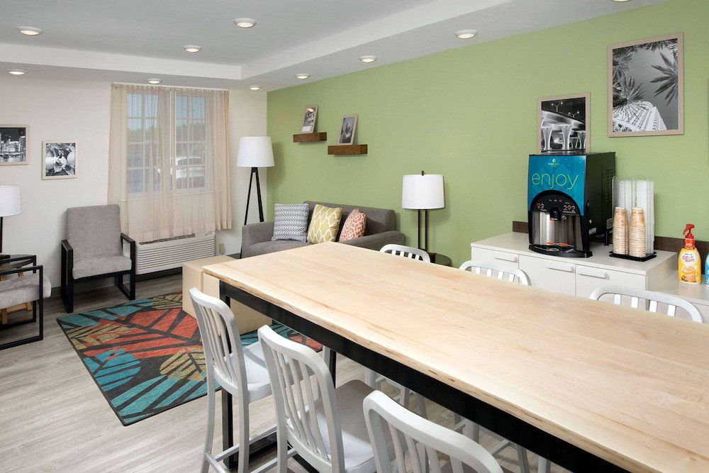 Woodspring Suites Miami Southwest