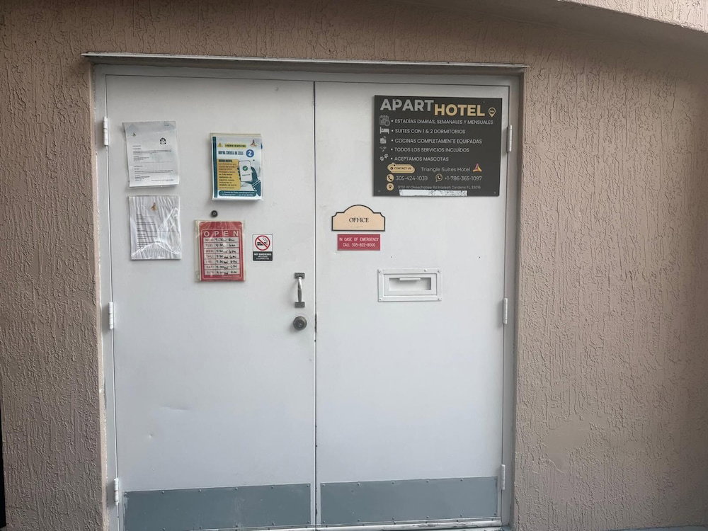 Hotel Triangle Suites Llc