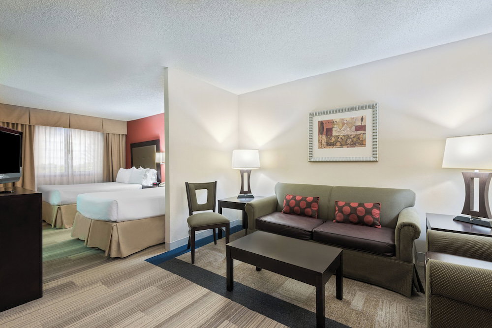Holiday Inn Express & Suites Kendall East Miami By Ihg