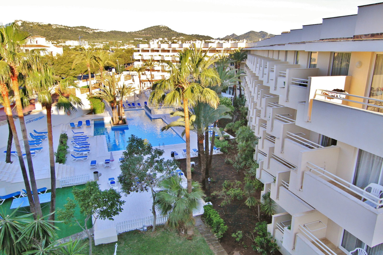 dal travel Globales Cala Bona Suites