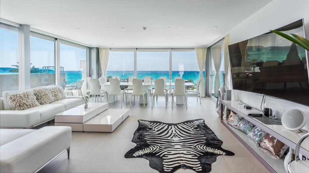 dal travel The Hype Beach Hotel
