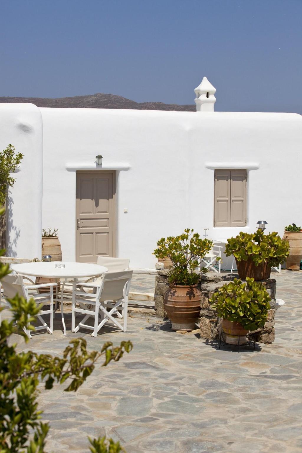 Hotel Eleni'S Village Suites