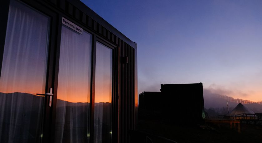 Ursa Mica Glamping Resort
