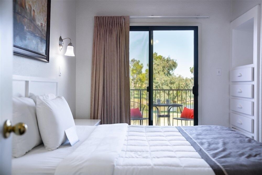 237- Fully Furnished With Wifi By Redawning