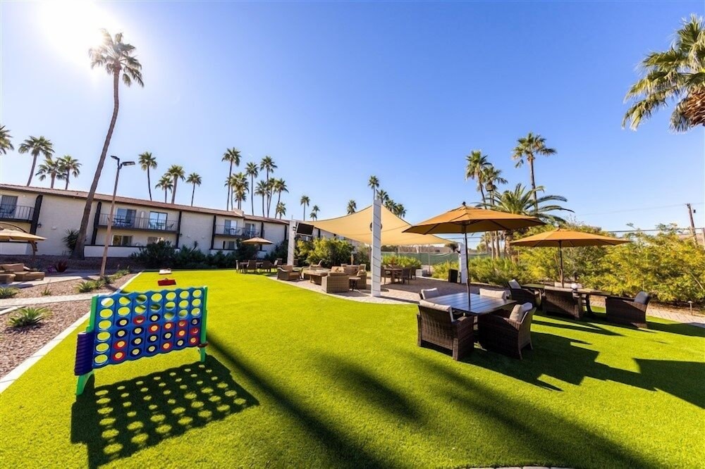 135 Fully Furnished, Amenities Galore! By Redawning