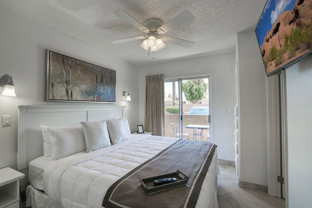 Fully Furnished 1Br Suite-Prime Location! 110 By Redawning