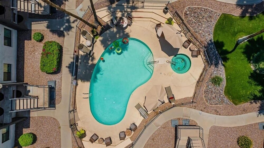 246- Fully Furnished 1Br Suite-Pet Friendly! By Redawning