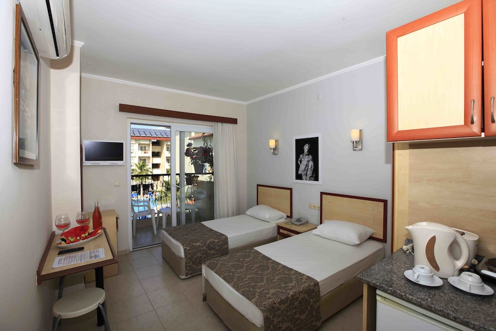 Hotel Sun City Apartments & Hotel