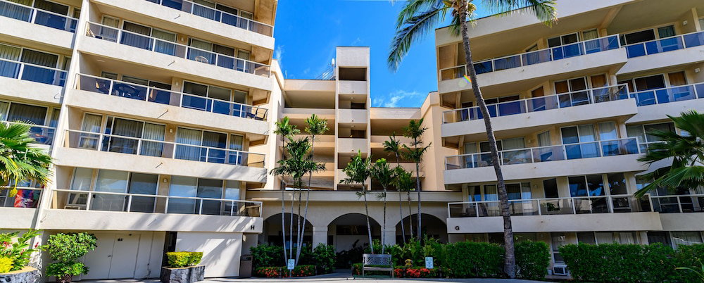 Castle At Maui Banyan