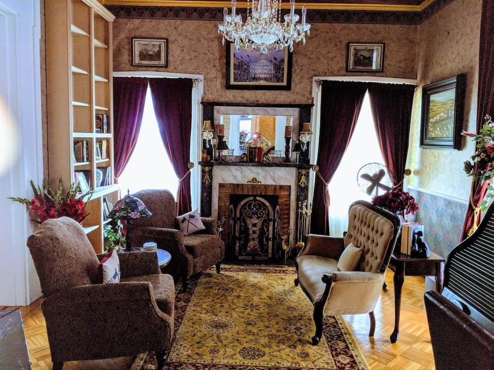 Hotel Allegiance Bed And Breakfast