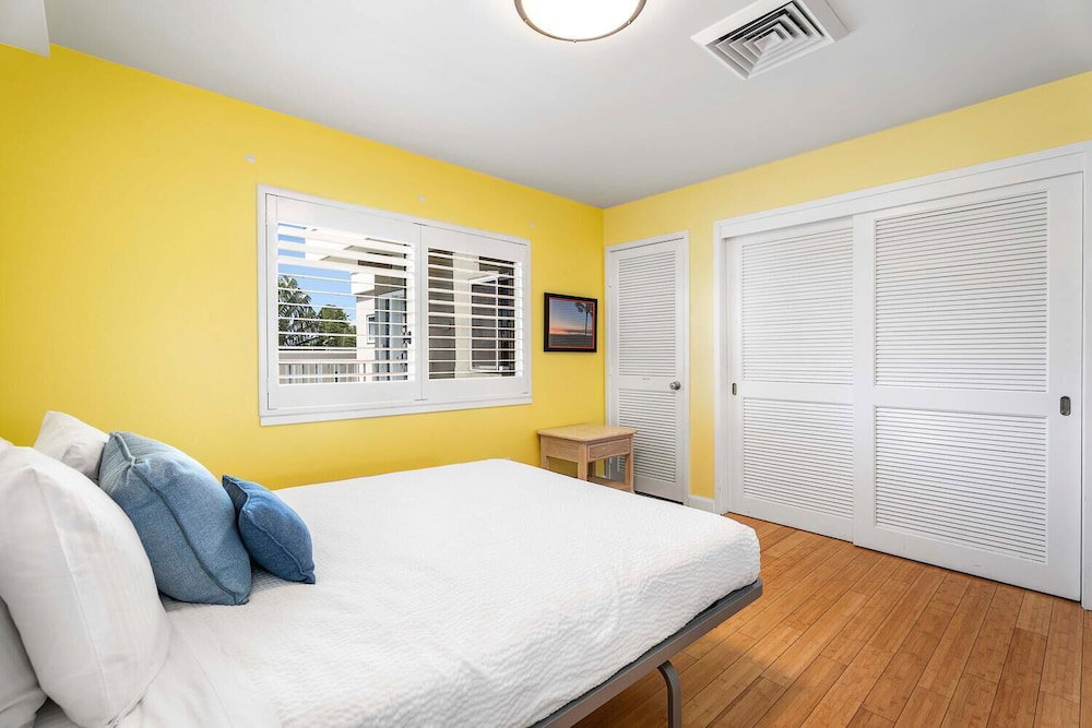 Top Floor Rental - Ocean Views - Vrkcv