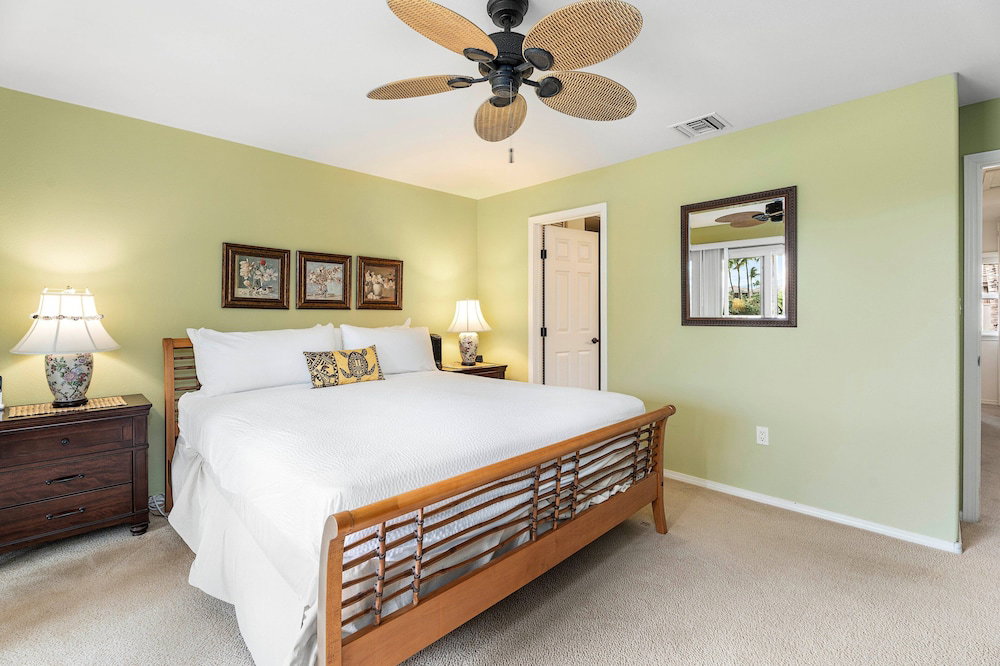Spacious Townhome - Close To Beaches & Shopping! - Vrkcv