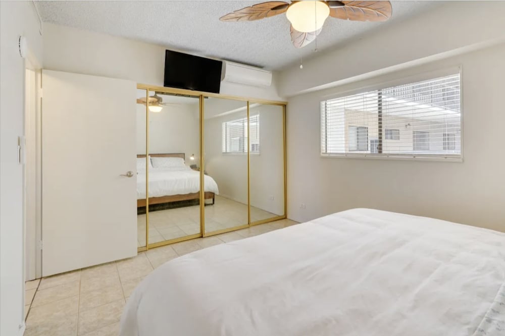 Kona Plaza#203