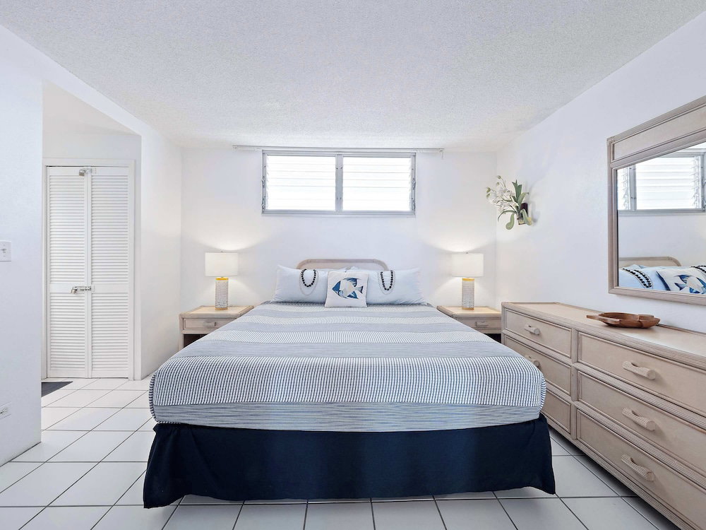 Kolu Honu Stunning Beachfront Condo For 2!
