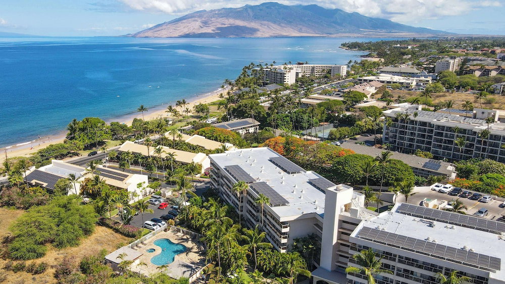 Hotel Aston At The Maui Banyan