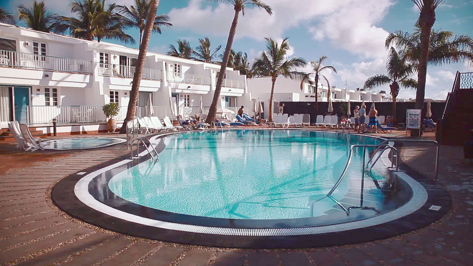 Hotel Plus Fariones Apartamentos