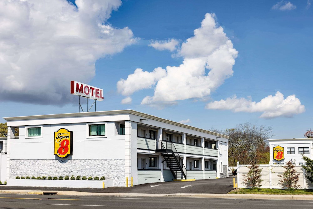 Hotel Super 8 By Wyndham Lindenhurst