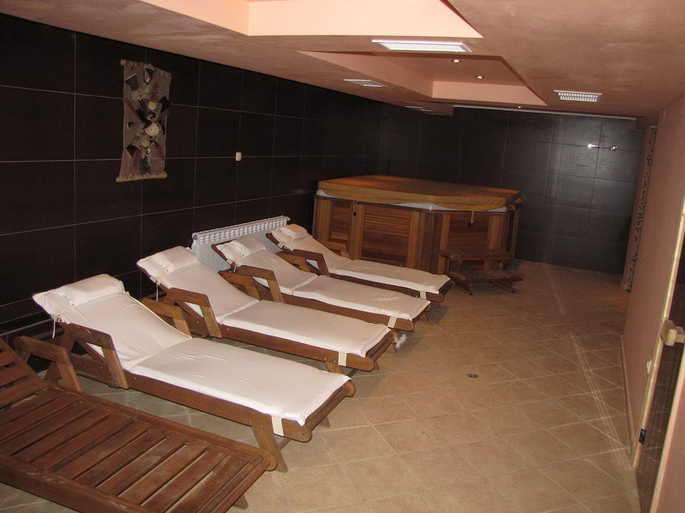 Edelweiss Inn Apartments