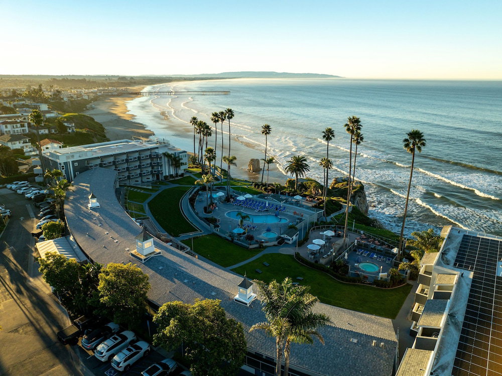 Hotel Seacrest Oceanfront Hotel