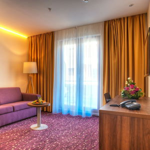 Hotel Pine Hotel cazare Tivat