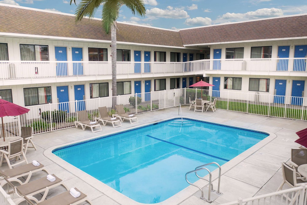 Hotel Motel 6 Pismo Beach, Ca
