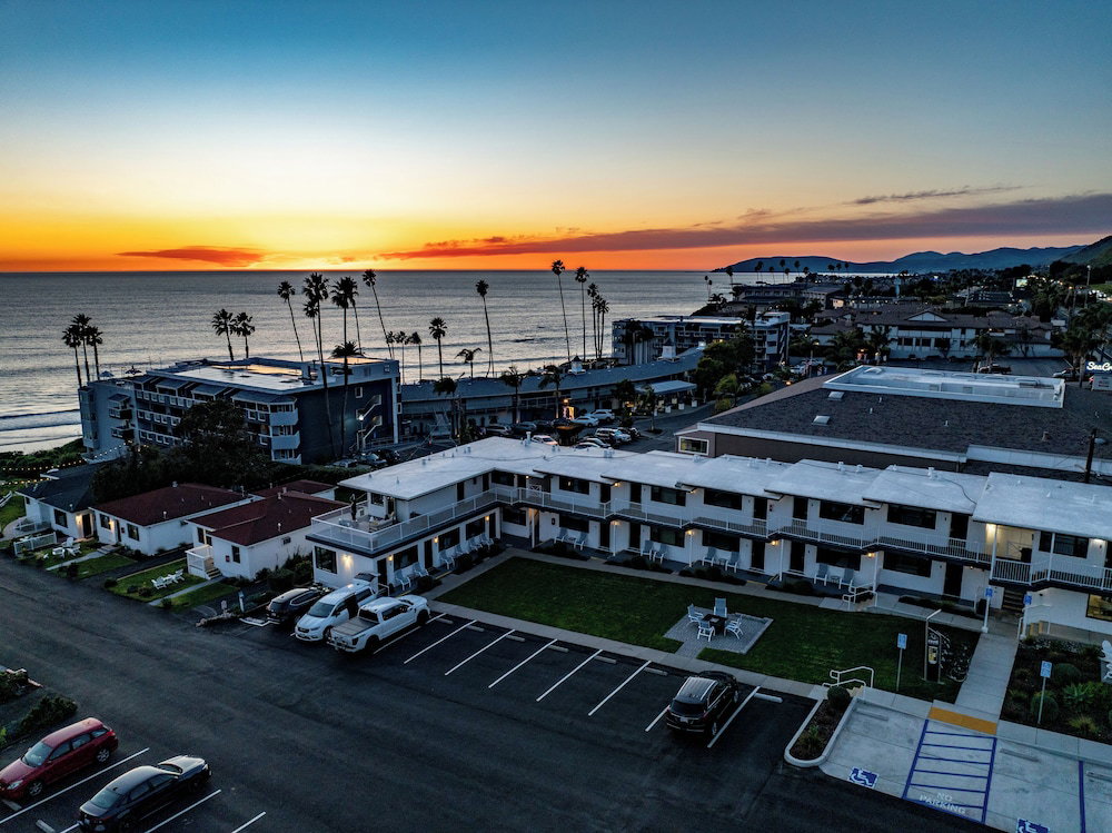 Hotel The Tides Oceanview Inn And Cottages